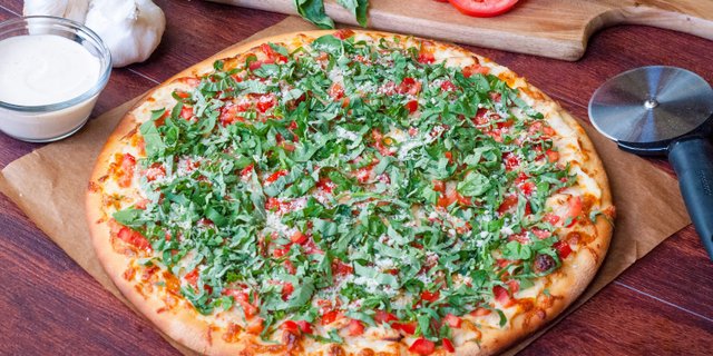 Grilled Chicken Bruschetta Pizza