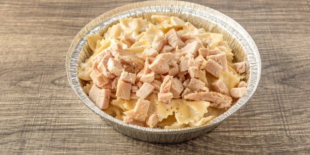 Pasta Alfredo w/ Chicken