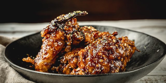 6 Jumbo Wings