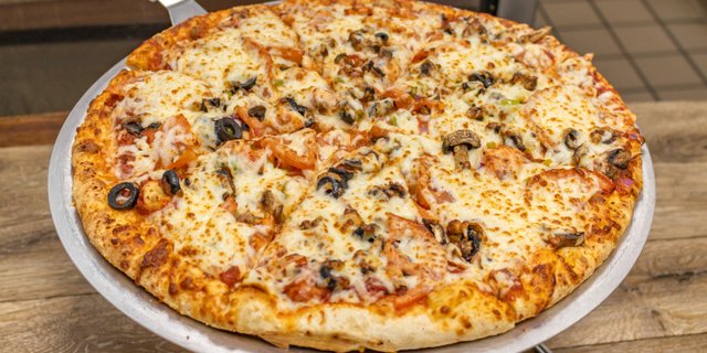 Garden Pie Gluten-Free Cauliflower Crust Pizza