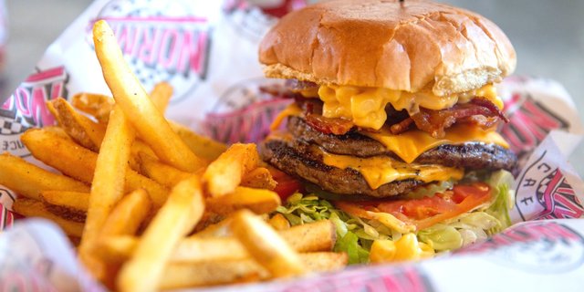 Bacon Mac & Cheese Burger
