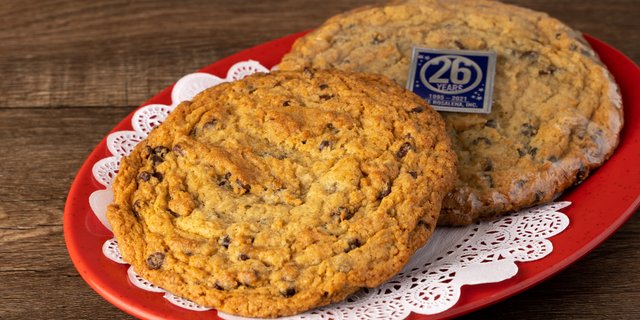 Chocolate Chip Cookie