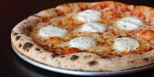Quattro Formaggio Pizza
