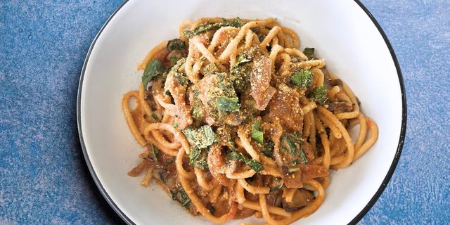 Kale & Mushroom Pasta Tray