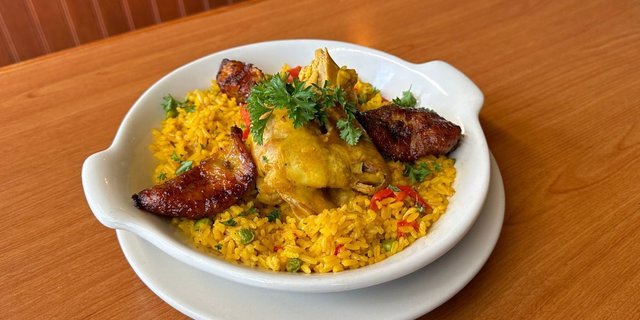 Chicken & Yellow Rice