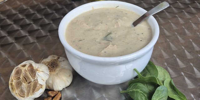 Creamy Chicken Garlic Soup