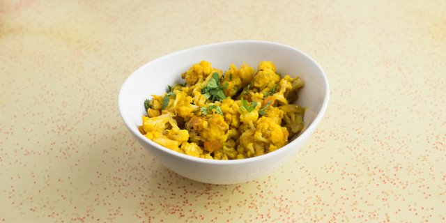 Aloo Gobi (Potatoes & Cauliflower)