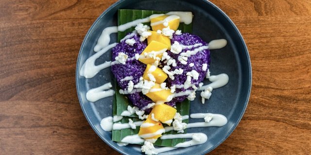Mango w/ Purple Sticky Rice
