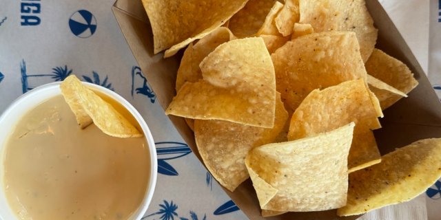 Queso & Chips