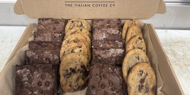 Large Cookies & Brownies Box