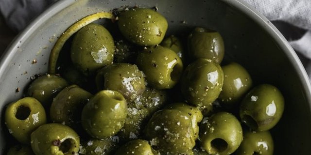 Assorted Spanish & Blue Cheese Olives