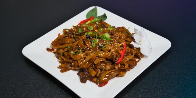 Beef Drunken Noodle Box