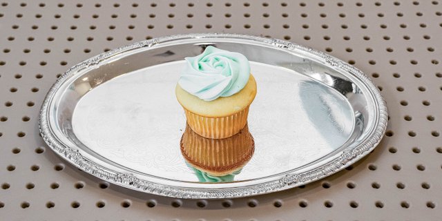 Daisy Hayes Cupcake