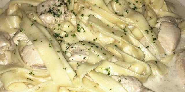Fettuccine Alfredo