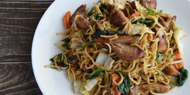 Yaki Soba W/ Chicken