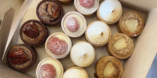 Box of 16 mini tarts