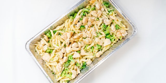 Chicken & Broccoli Penne W/ Garlic Sauce