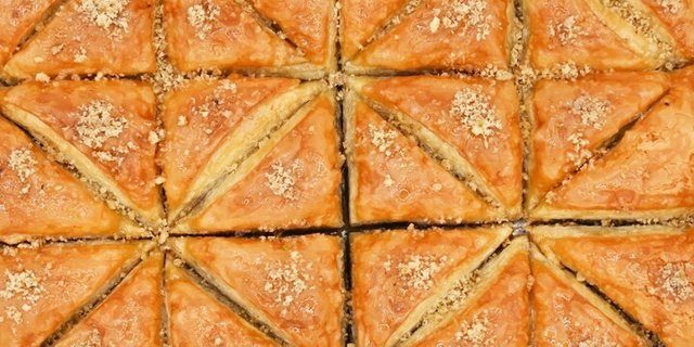 Triangle Slice Walnut Baklava Tray