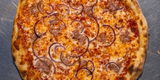 NY Sausage & Red Onion Pie