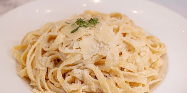 Fettuccine Alfredo