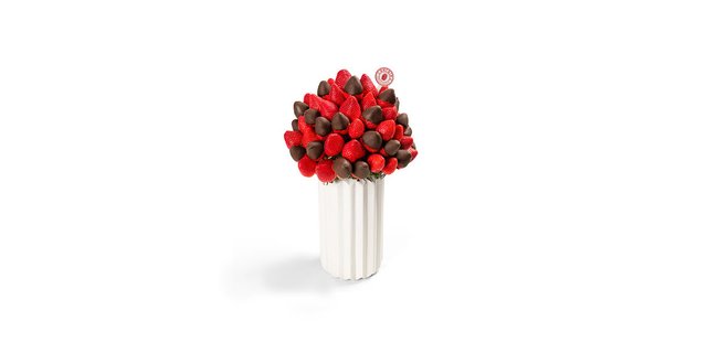 Edible® Elegance Dipped Berries