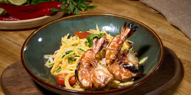 Mango Salad w/ Grilled Tiger Shrimp