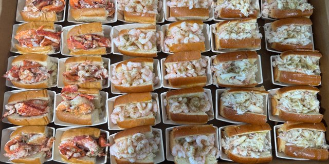 Full Catch Trio Mini Roll Tray