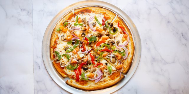 Gluten-Free Queen Veggie Pizza