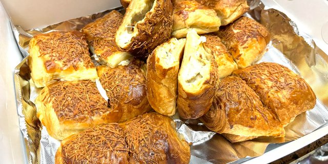 Chicken Jalapeño Croissants