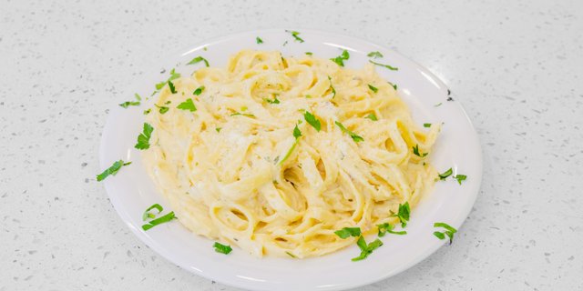 Fettuccine Alfredo Tray