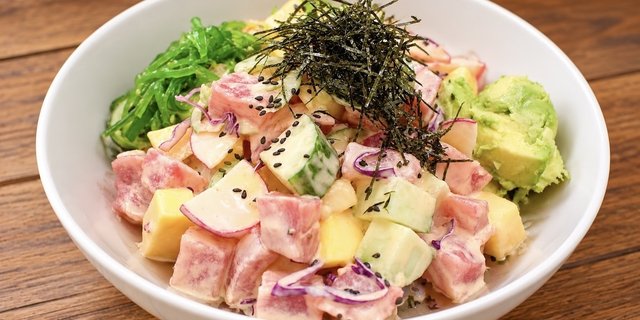 Ahi Sriracha Mango Signature Bowl