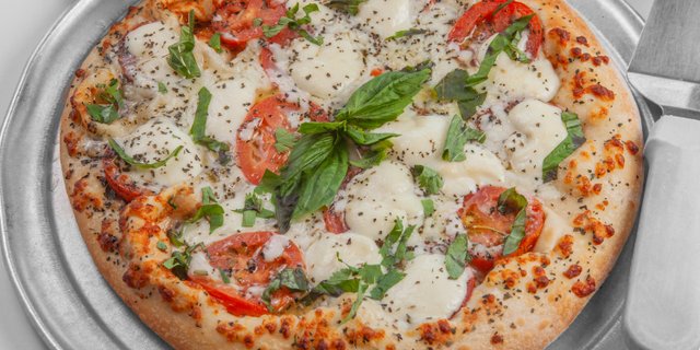 Queene Margherita Pizza
