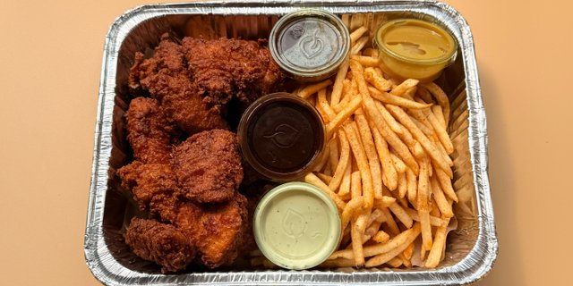 Nuggets & Fries Family Tray