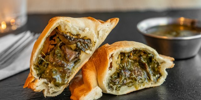 Spinach & Cheese Empanada Tray