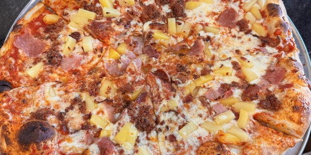 Hawaiian Pizza