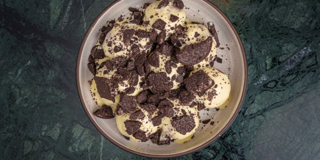Cookies & Cream Loukoumades