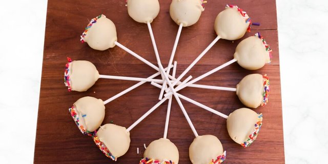 Vanilla Cake Pops