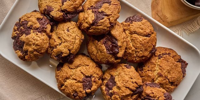 Gluten-Free Vegan Baker's Dozen Chocolate Chip Cookies
