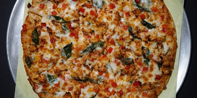 Butter Curry Chicken Pizza
