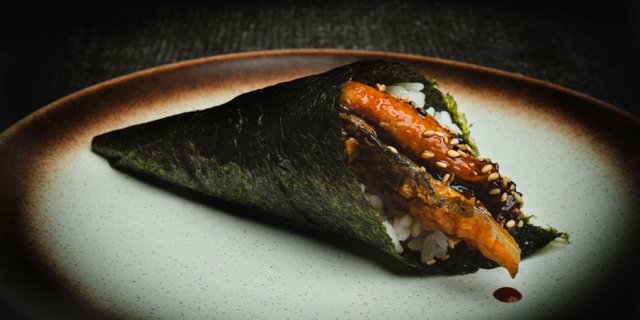 Eel Temaki Roll