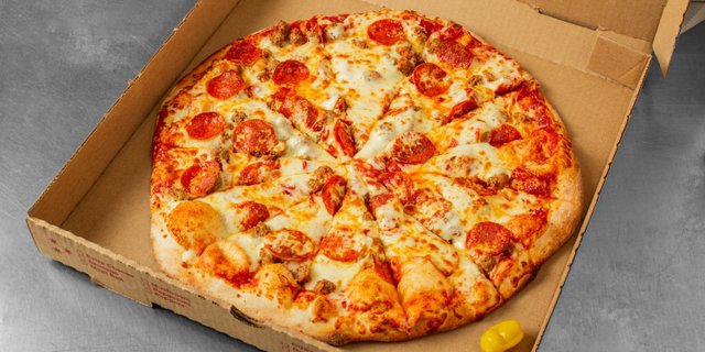 Specialty Pizza Combo