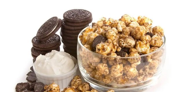 Cookies n Cream Gourmet Popcorn Party Bag