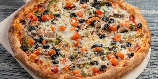 American Veggie Pizza