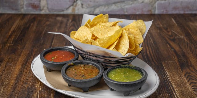 Totopos & Salsa