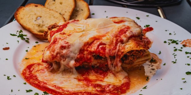 Baked Lasagna Tray
