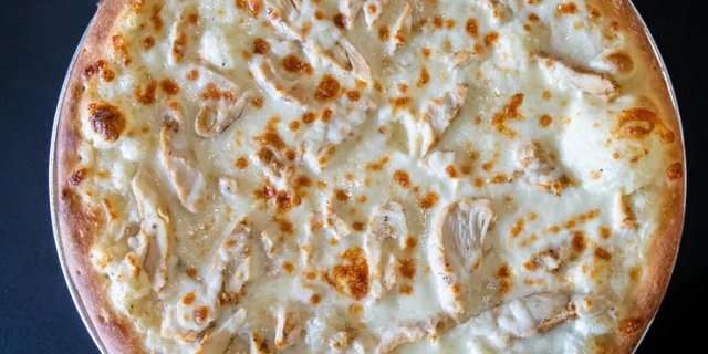Chicken Alfredo Pizza