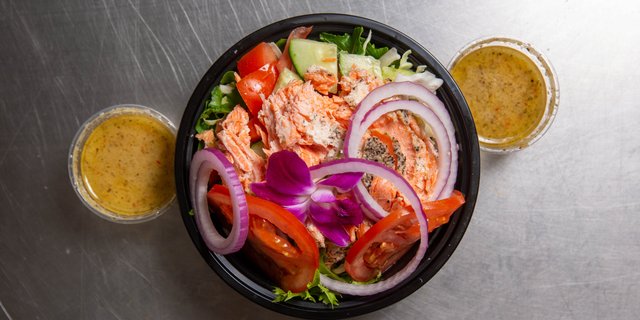 Grilled Salmon Salad