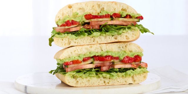 Vegan Delight Sandwich Lunch Box w/ Chips