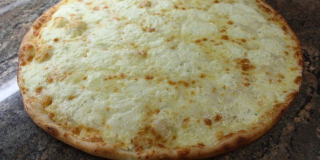 White 18" Round Pizza