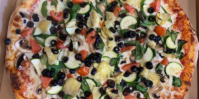 California Garden Pizza